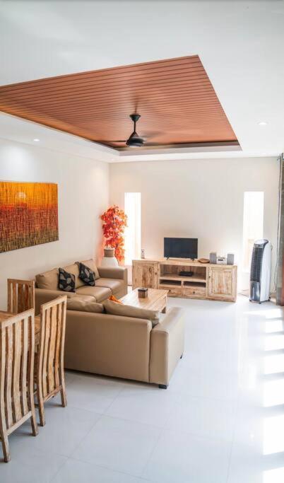 Beautiful And Hidden Paradise In Bali Seminyak (Bali)